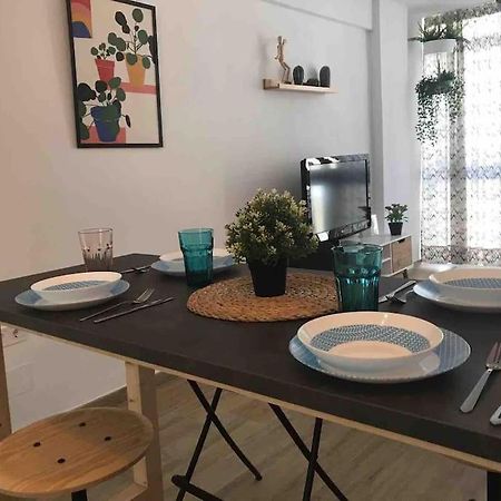 Ideal Apartamento En El Barrio De Las Delicias Malaga Bagian luar foto