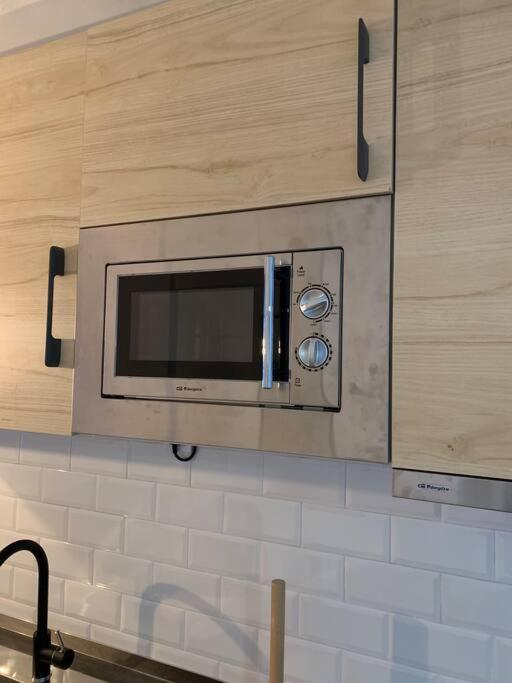 Ideal Apartamento En El Barrio De Las Delicias Malaga Bagian luar foto